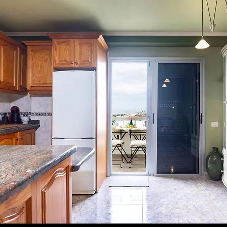 Sunset Over The Sea 플라야데라스아메리카스